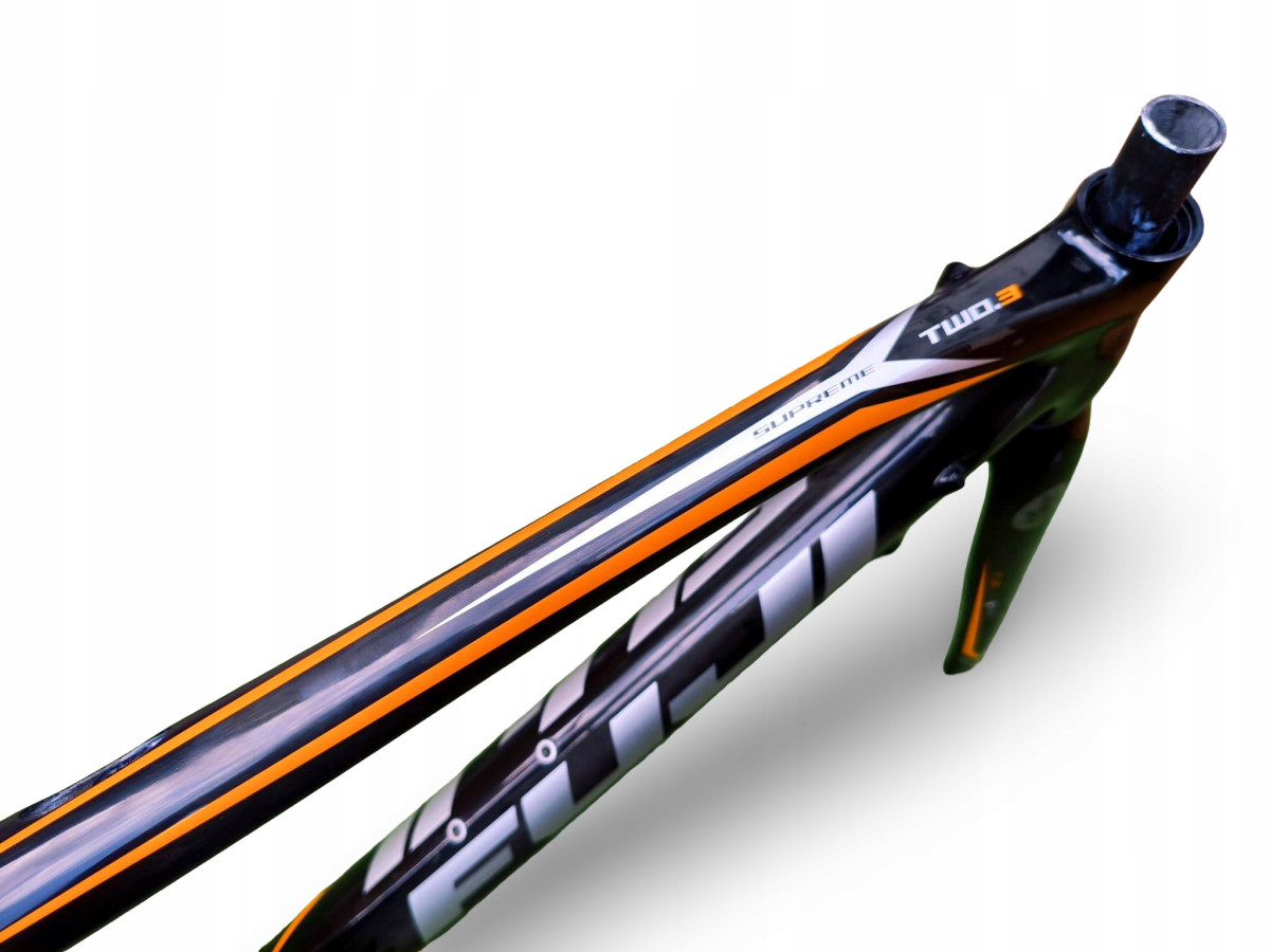 RAMA ROWEROWA SZOSOWA KARBONOWA FUJI SUPREME 2.3 ROZMIAR 47CM