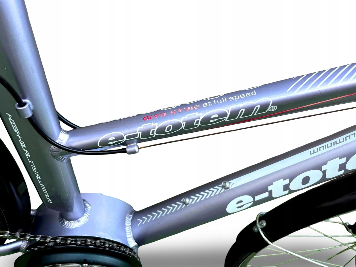 ROWER ELEKTRYCZNY E-TOTEM COMET RAMA 46CM KOŁA 28" PRZEBIEG 480 KM