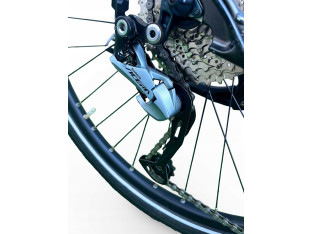 ROWER ELEKTRYCZNY TREKKINGOWY CANNONDALE MAVARO RAMA 60CM KOŁA 27,5" BOSCH