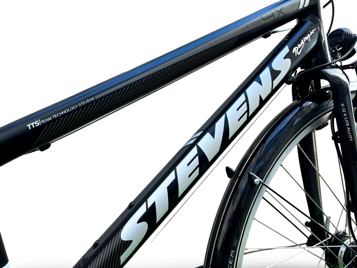 ROWER TREKKINGOWY STEVENS LITE TOUR 4X RAMA 18" KOŁA 28" SHIMANO ALIVIO 3X9