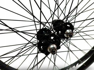 KOMPLET KÓŁ ROWEROWYCH OVAL 200 27,5 ETRTO 584-21 TARCZA 6-ŚRUB OŚ QR 9MM