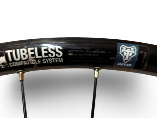 KOŁO ROWEROWE PRZEDNIE WTB ST i23 27,5 ETRTO 584X23 OŚ 15X100 CENTERLOCK