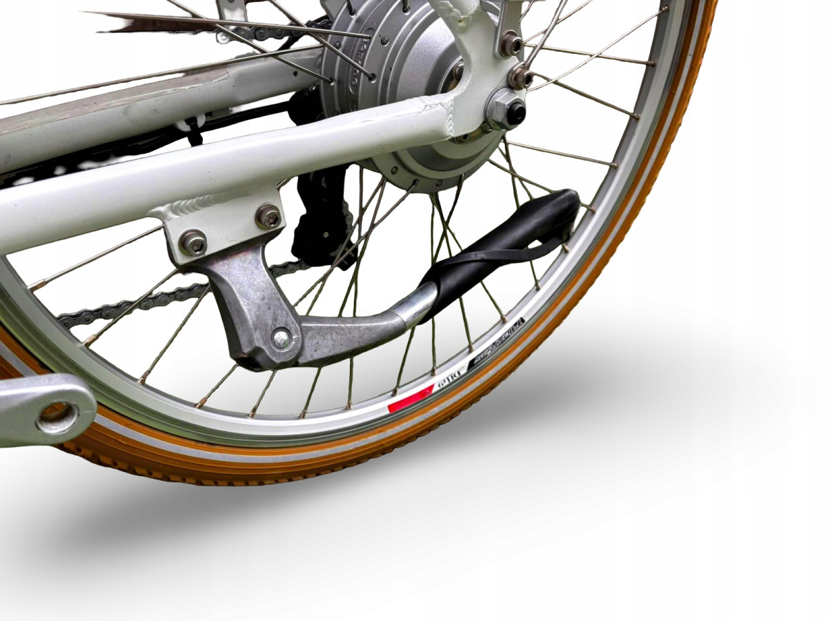 ROWER ELEKTRYCZNY MIEJSKI ZENITH CLASSIC RAMA 44CM KOŁA 26" SILNIK BAFANG