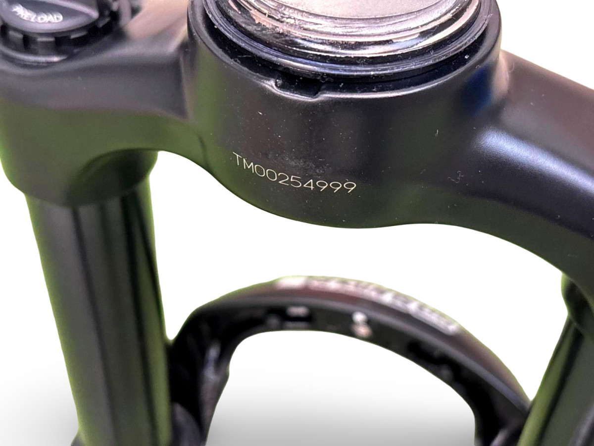 AMORTYZATOR SR SUNTOUR XCR34 29” TAPERED SKOK 130MM OŚ QLOC 15×110 BLOKADA