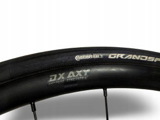 KOŁA ROWEROWE KOMPLET MICHE ROZMIAR 28" TARCZE CENTERLOCK OSIE 12MM