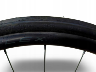 KOŁA ROWEROWE KOMPLET MICHE ROZMIAR 28" TARCZE CENTERLOCK OSIE 12MM