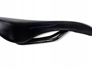 SIODEŁKO ROWEROWE SELLE ITALIA Q-BIK FLEX CONTROL SZOSOWE MTB CZARNO-BIAŁE