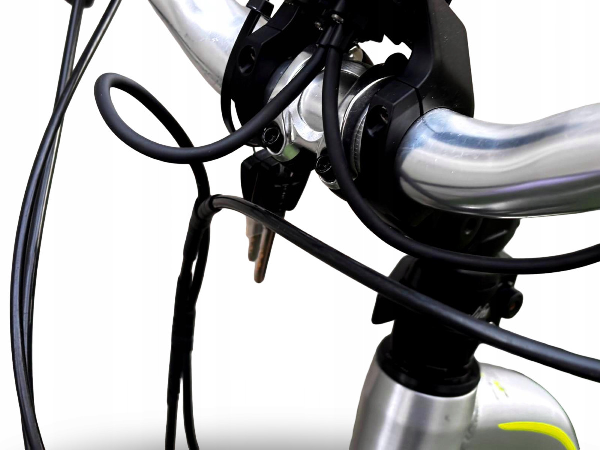 ROWER ELEKTRYCZNY FLYER RAMA 50CM KOŁA 26 SHIMANO NEXUS 8S BATERIA 540WH