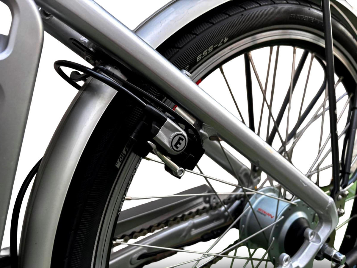 ROWER ELEKTRYCZNY FLYER RAMA 50CM KOŁA 26 SHIMANO NEXUS 8S BATERIA 540WH