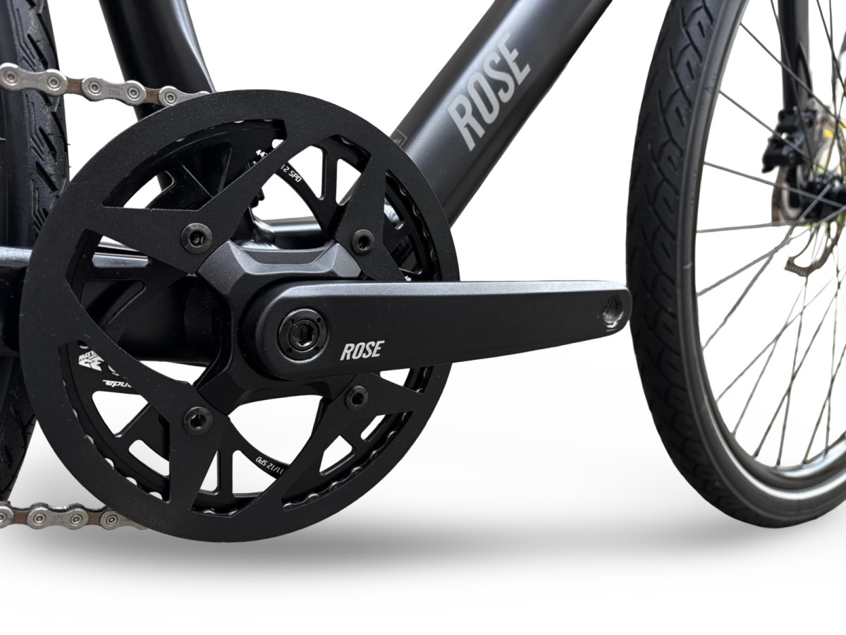 ROWER ELEKTRYCZNY ROSE SNEAK PLUS RAMA 62CM KOŁA 28" MAHLE X35 LEKKI 14KG