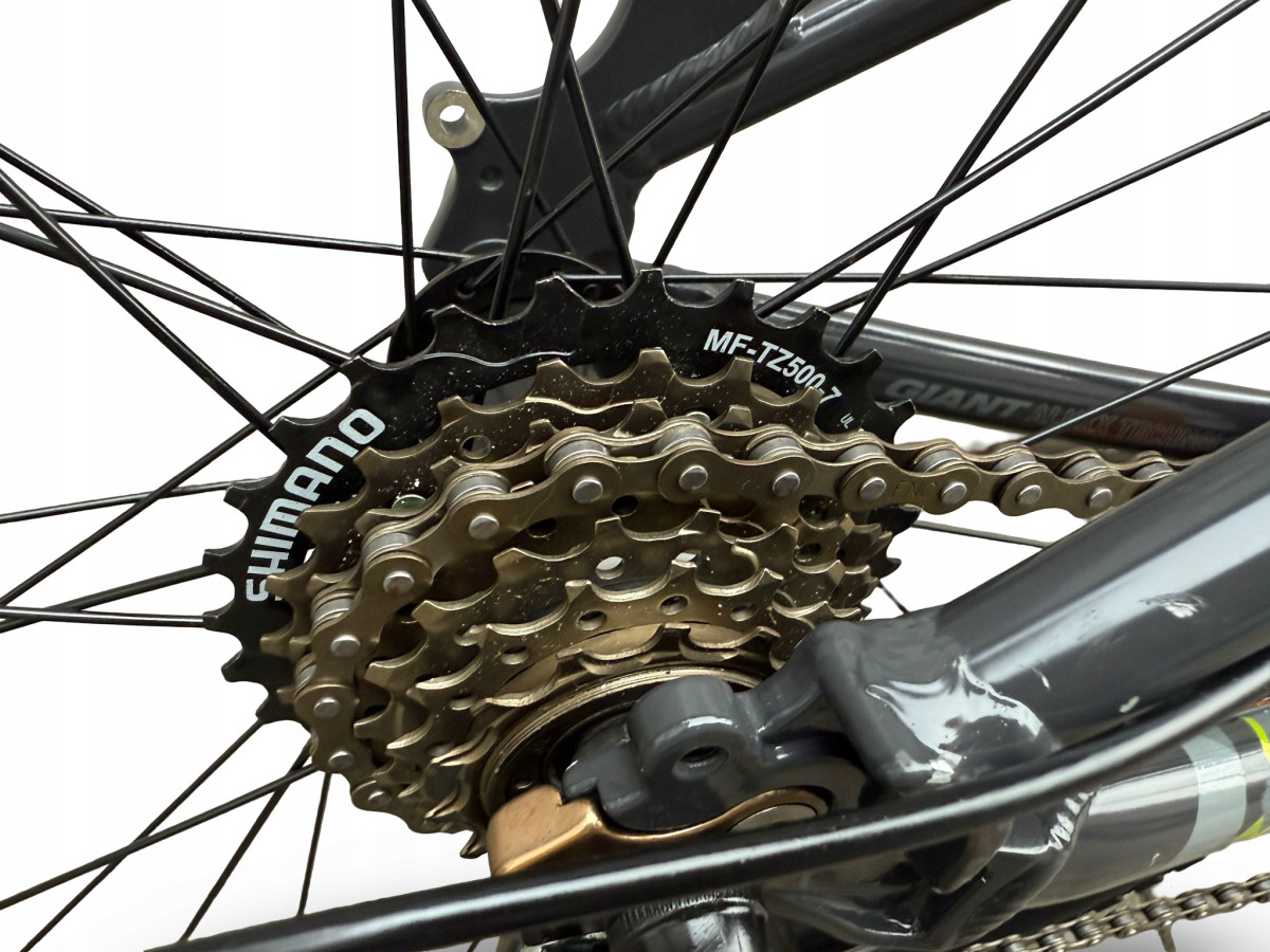 ROWER DIRT STUNT GIANT REVEL STREET 4 SHIMANO SR SUNTOUR V-BRAKE