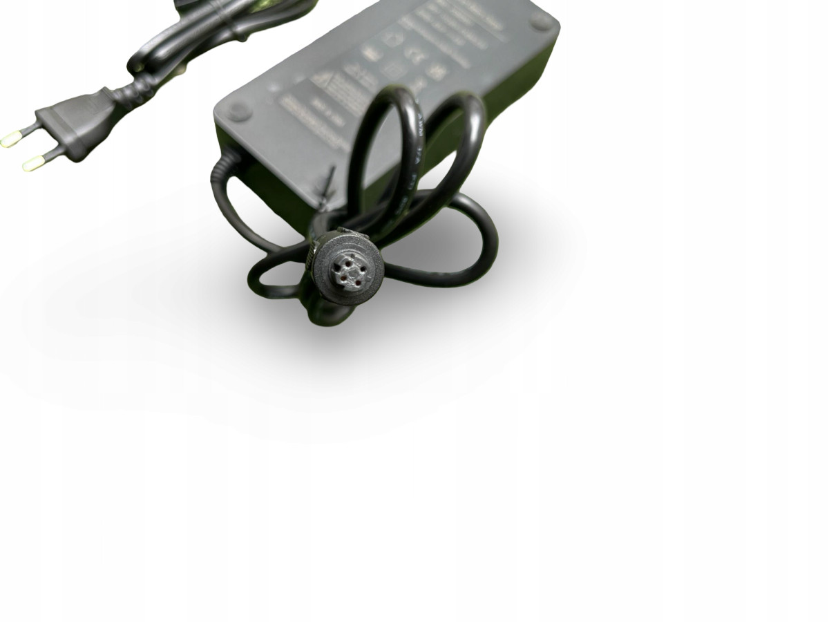 ŁADOWARKA DO AKUMULATORÓW YAMAHA 4 PIN 500WH DO ROWERU ELEKTRYCZNEGO 42V 4A
