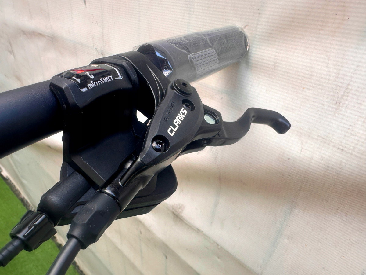 ROCK MACHINE MANHATTAN 70-29 KOŁA 29" RAMA XXL 23" SHIMANO ALTUS HYDRAULIKA