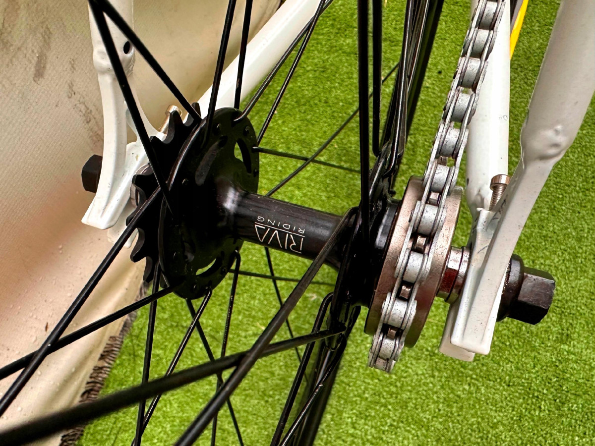 RIVA PHANTOM WHITE 55CM NOVATEC FIX SINGLE