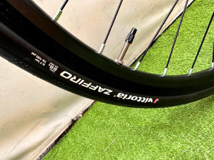 RIVA PHANTOM WHITE 55CM NOVATEC FIX SINGLE