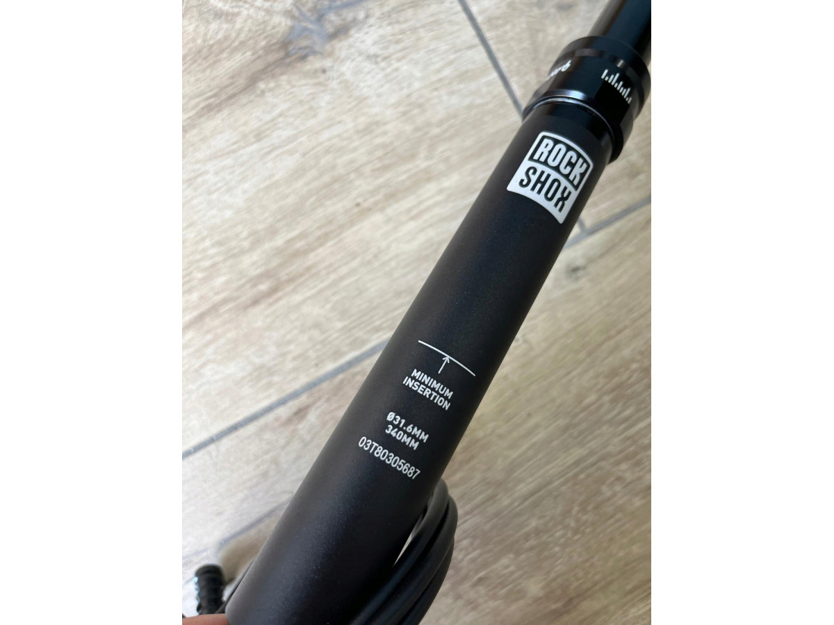 SZTYCA REGULOWANA ROCK SHOX REVERB 31,6mm x 340mm