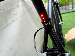 FIXIE BACKSPIN ZEHUS KOŁA 28" RAMA 46CM ELEKTRYCZNY