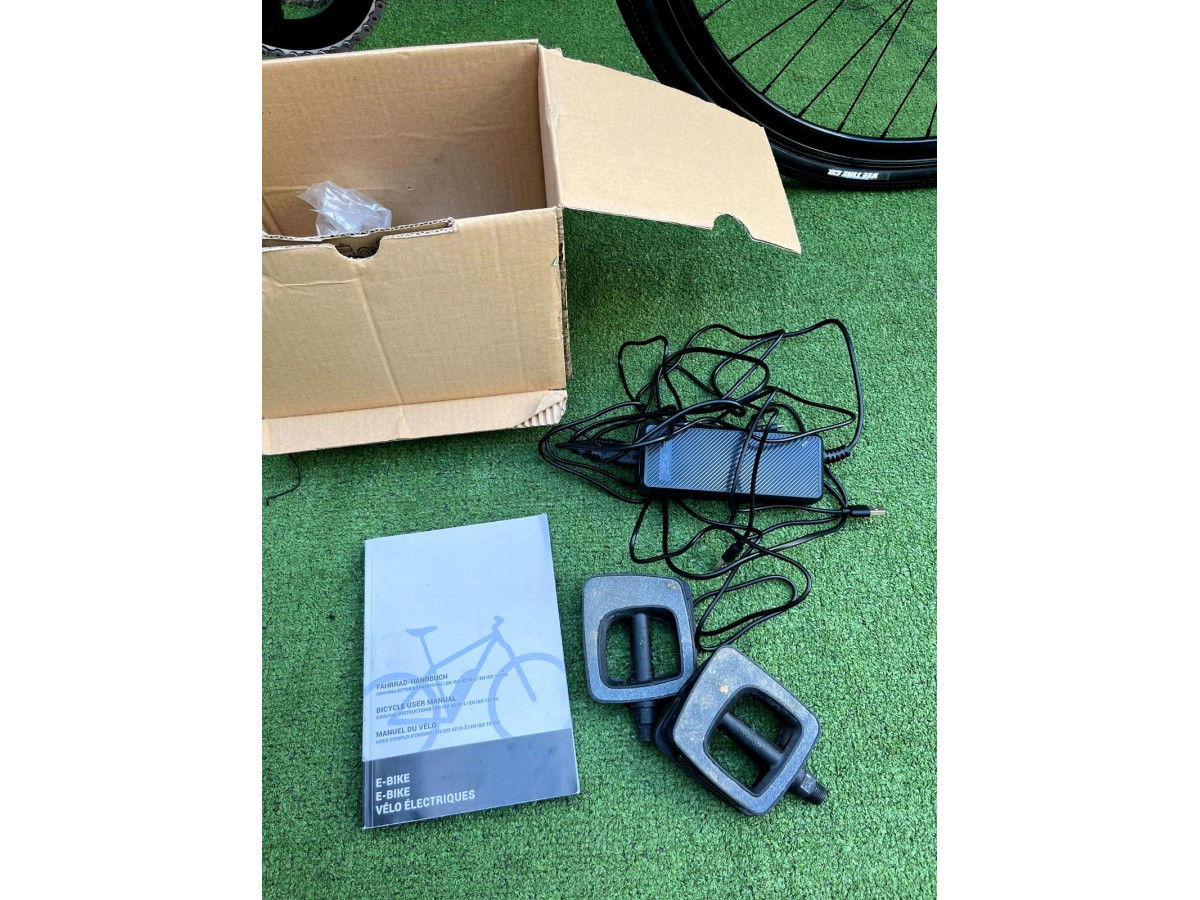 FIXIE BACKSPIN ZEHUS KOŁA 28" RAMA 46CM ELEKTRYCZNY